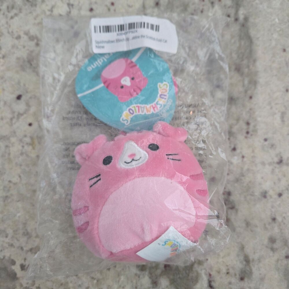 Squishmellow Geraldine 3in Keychain New